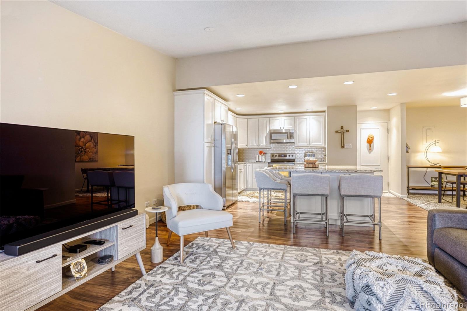 MLS Image #6 for 750 s clinton street,denver, Colorado