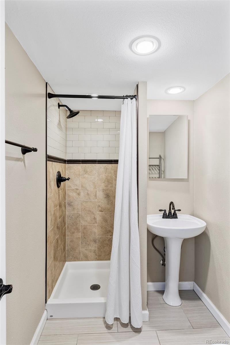 MLS Image #16 for 848  harrison street,denver, Colorado
