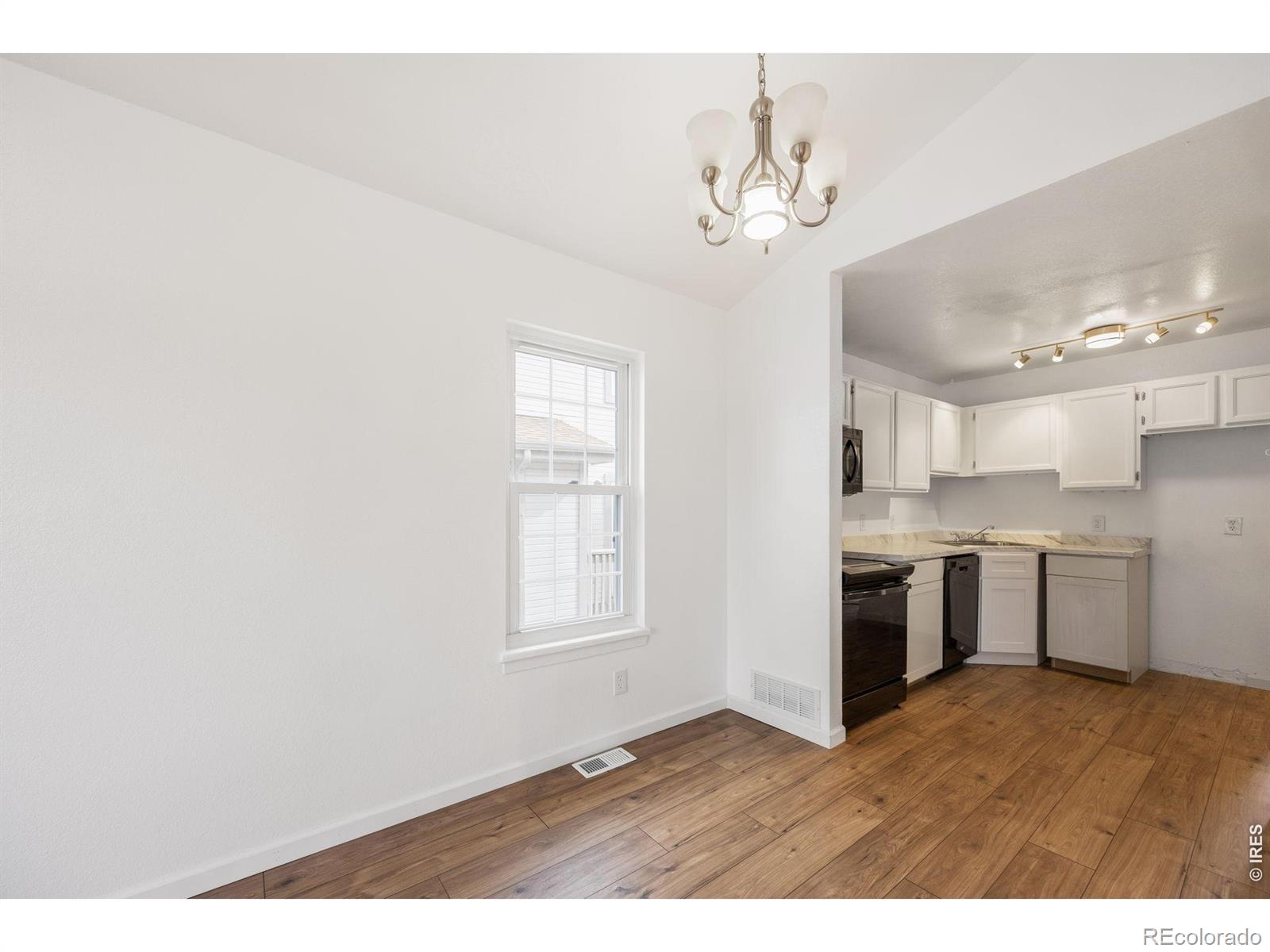 MLS Image #15 for 195 s sable boulevard,aurora, Colorado