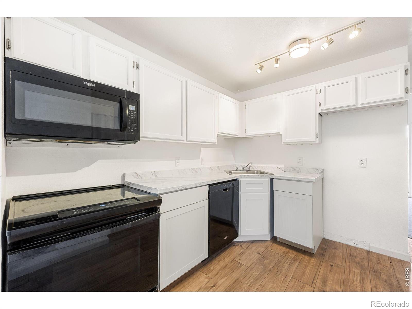 MLS Image #16 for 195 s sable boulevard,aurora, Colorado