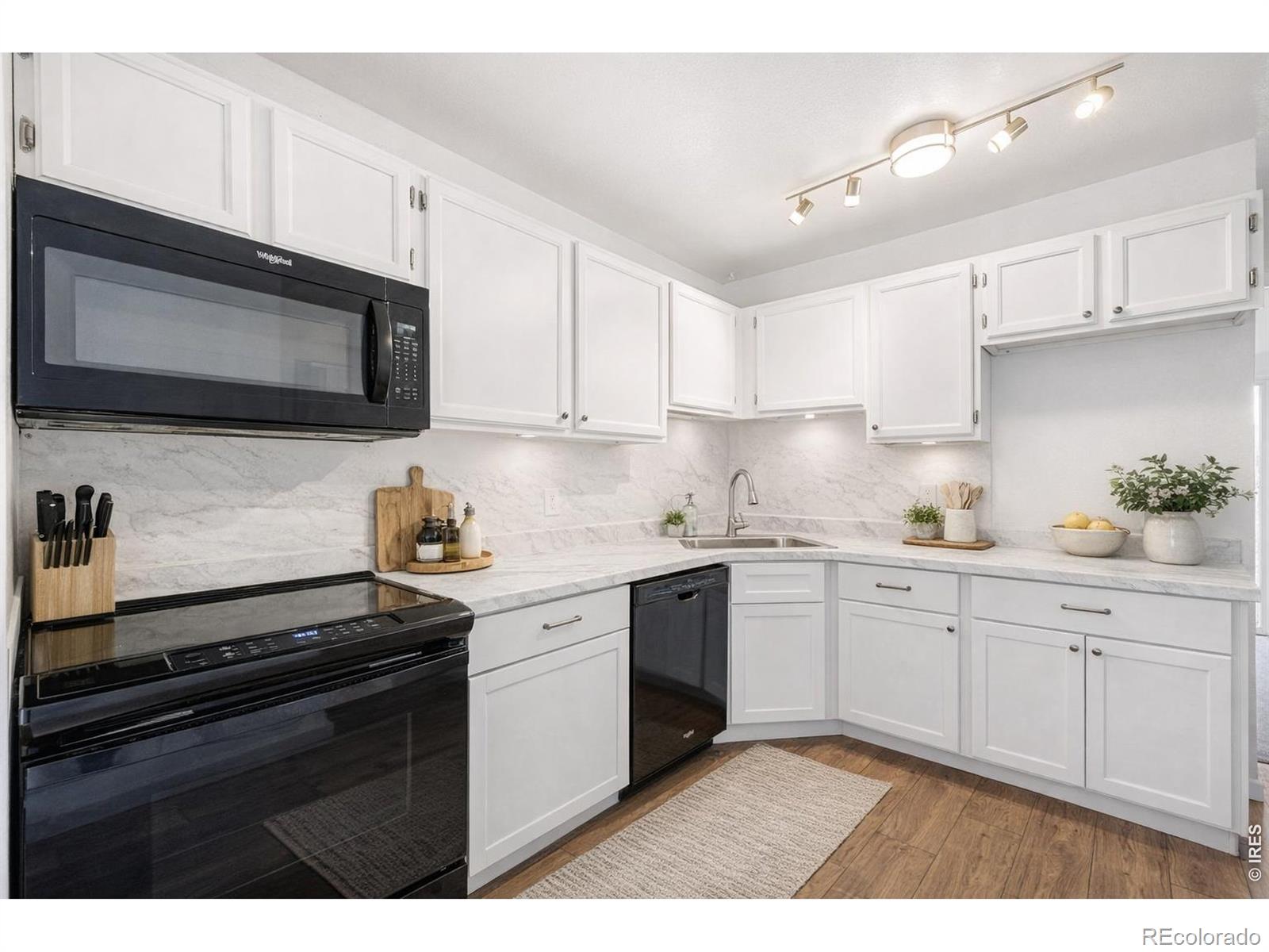 MLS Image #3 for 195 s sable boulevard,aurora, Colorado