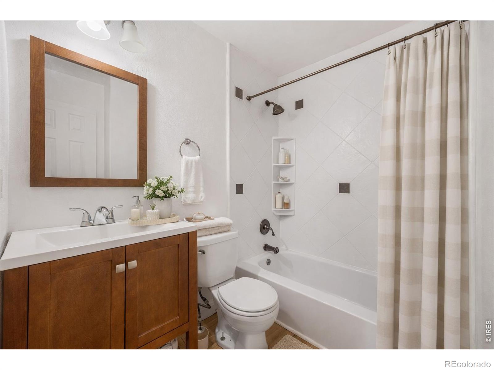 MLS Image #8 for 195 s sable boulevard,aurora, Colorado