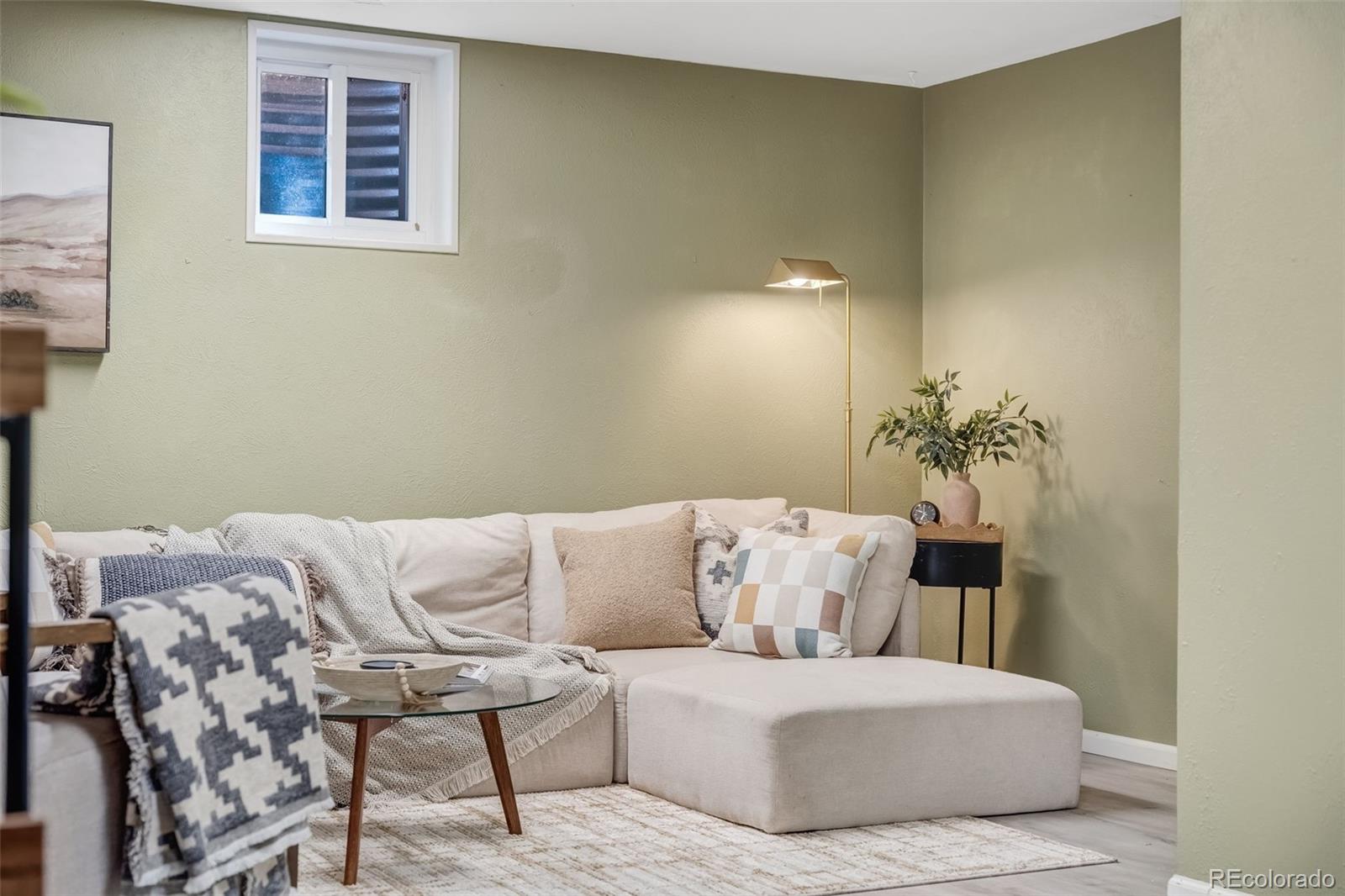 MLS Image #20 for 1671 s grant street,denver, Colorado