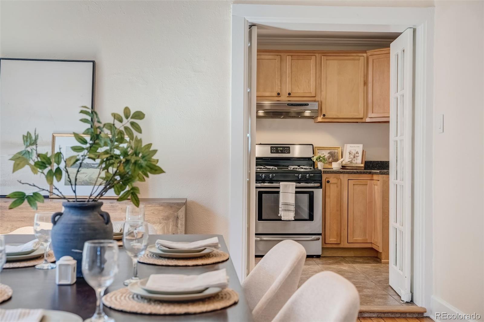 MLS Image #7 for 1671 s grant street,denver, Colorado