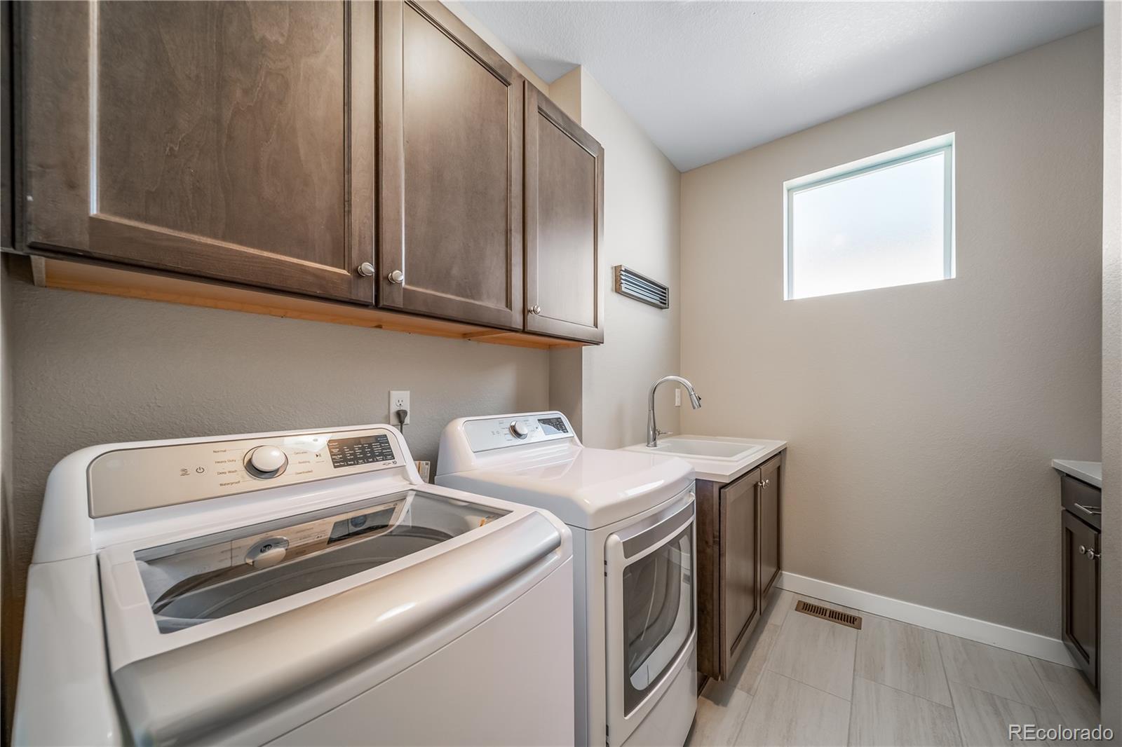 MLS Image #15 for 6322 n emporia street,denver, Colorado