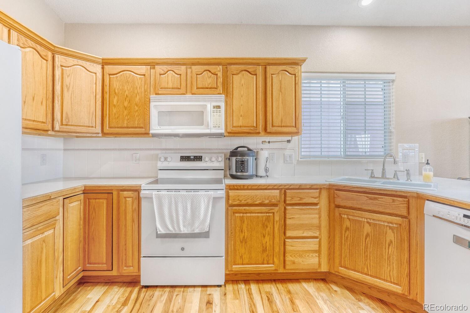 MLS Image #11 for 927  champion circle,longmont, Colorado