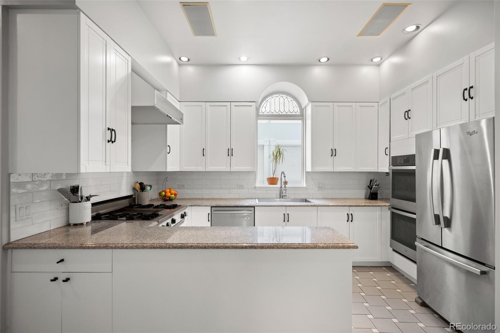 MLS Image #15 for 1632  vine street,denver, Colorado