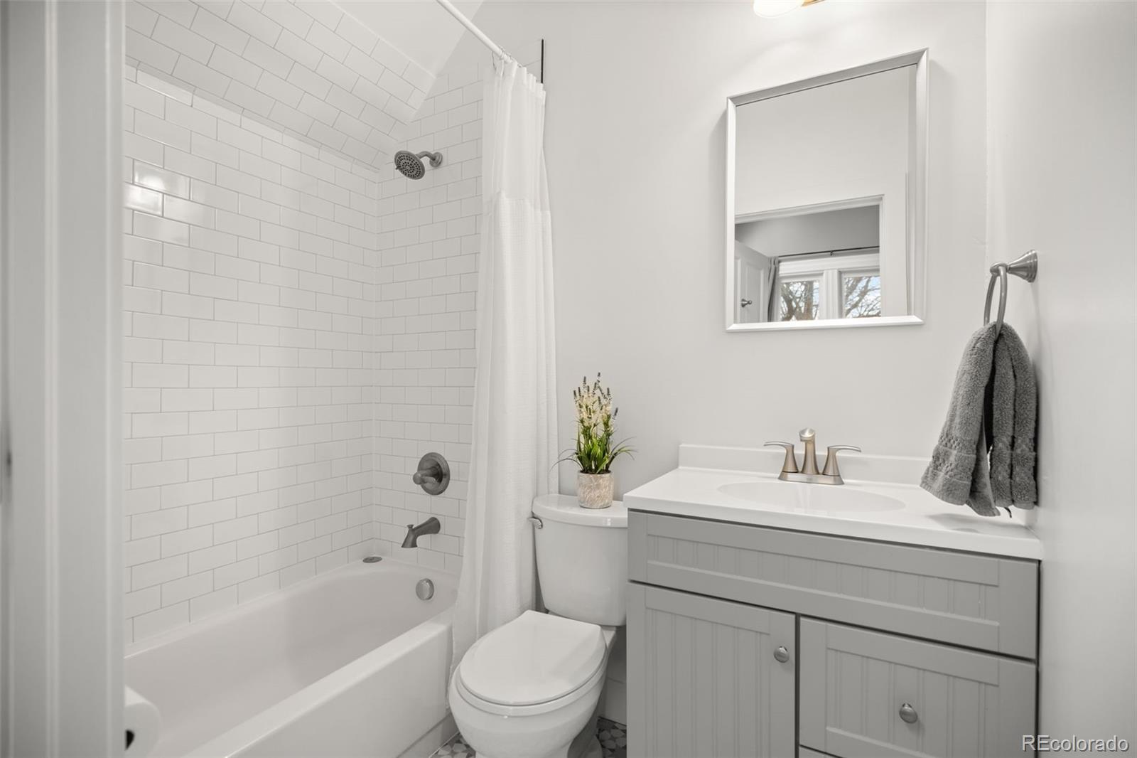 MLS Image #25 for 1632  vine street,denver, Colorado