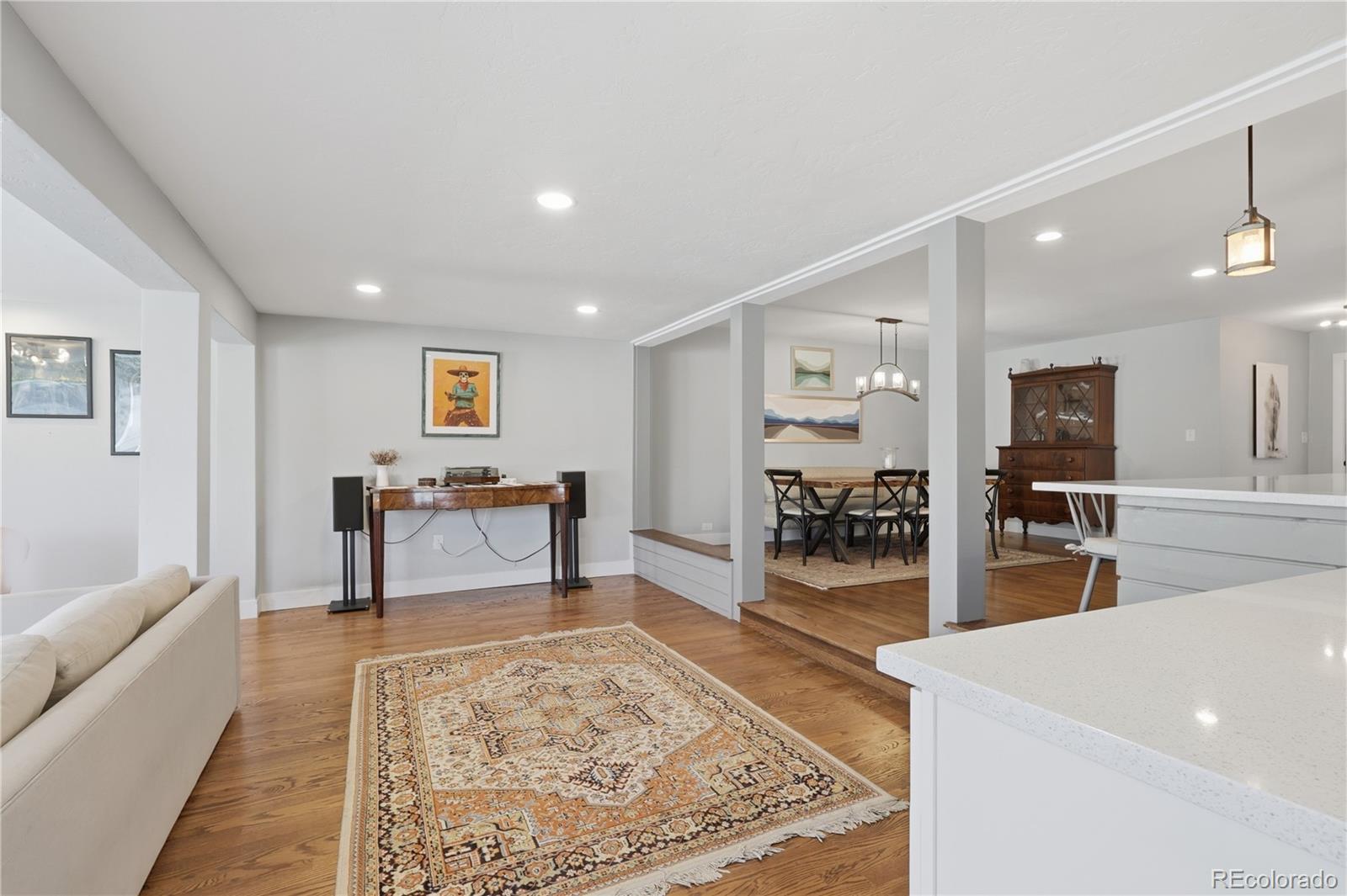 MLS Image #11 for 211  magnolia street,denver, Colorado