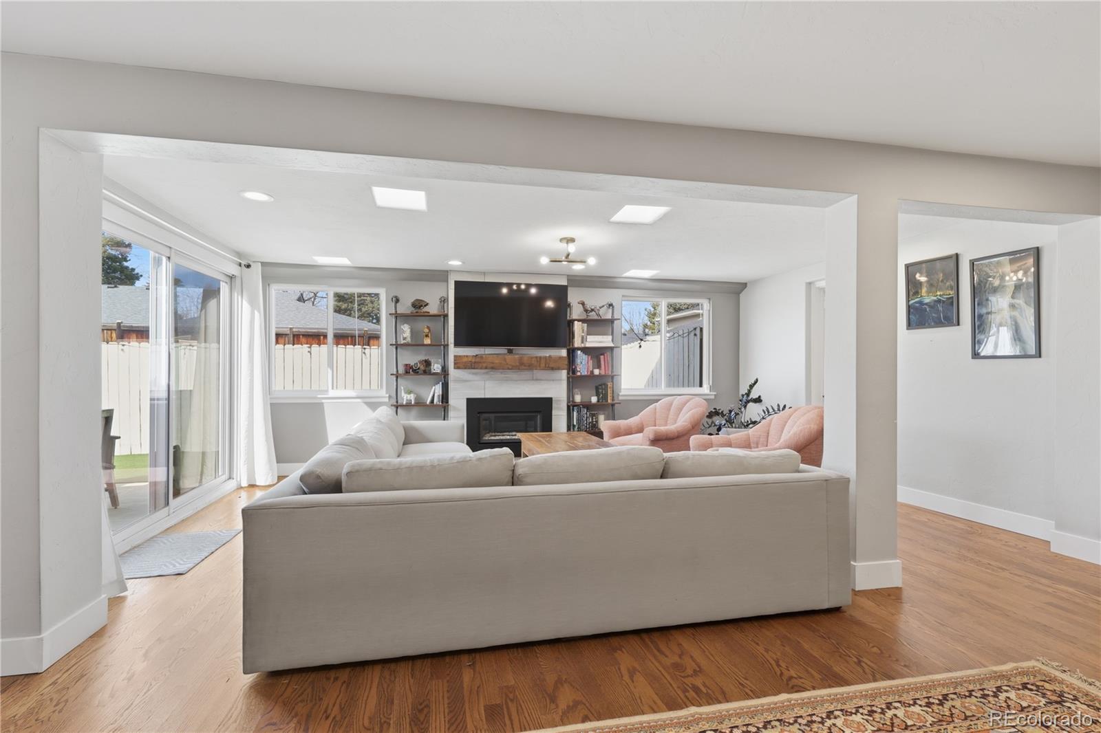 MLS Image #12 for 211  magnolia street,denver, Colorado