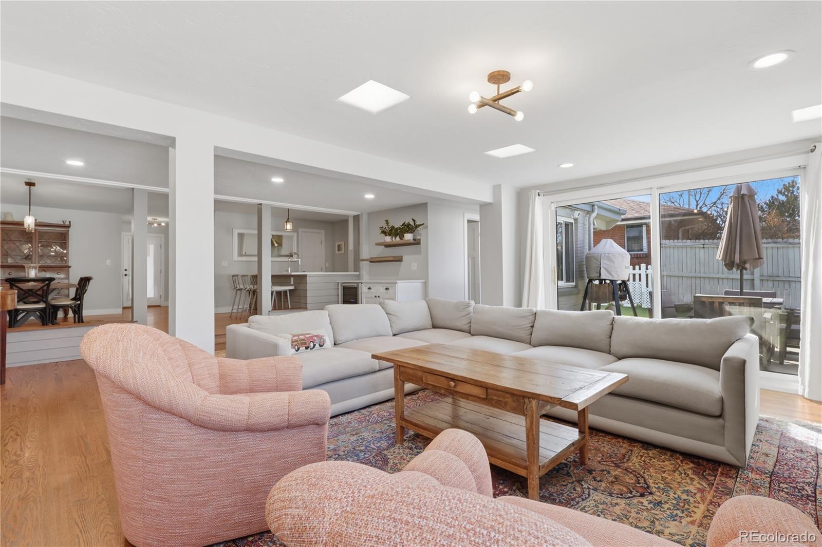 MLS Image #14 for 211  magnolia street,denver, Colorado