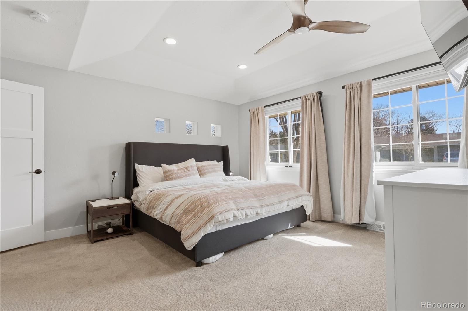 MLS Image #18 for 211  magnolia street,denver, Colorado