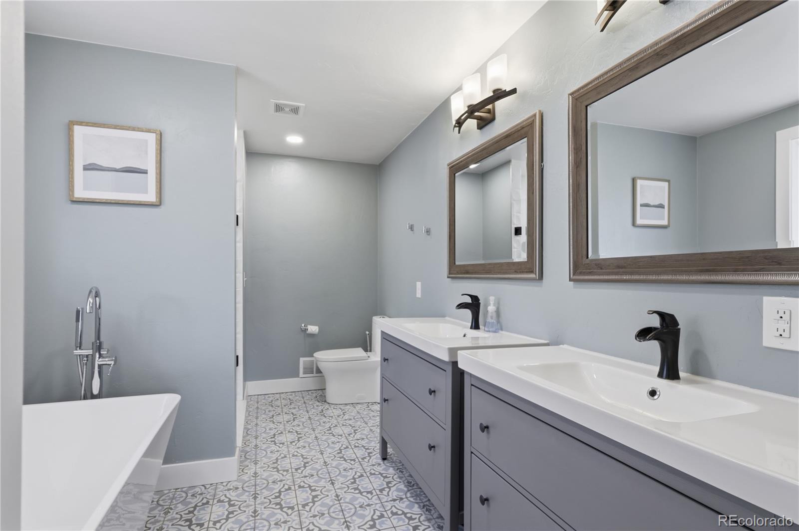 MLS Image #20 for 211  magnolia street,denver, Colorado