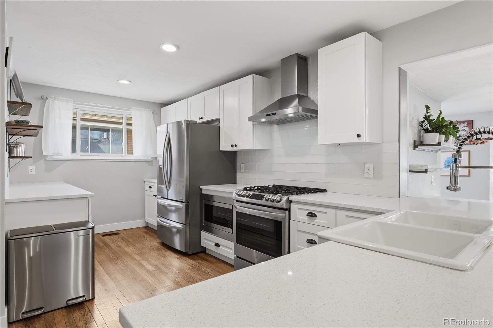 MLS Image #6 for 211  magnolia street,denver, Colorado