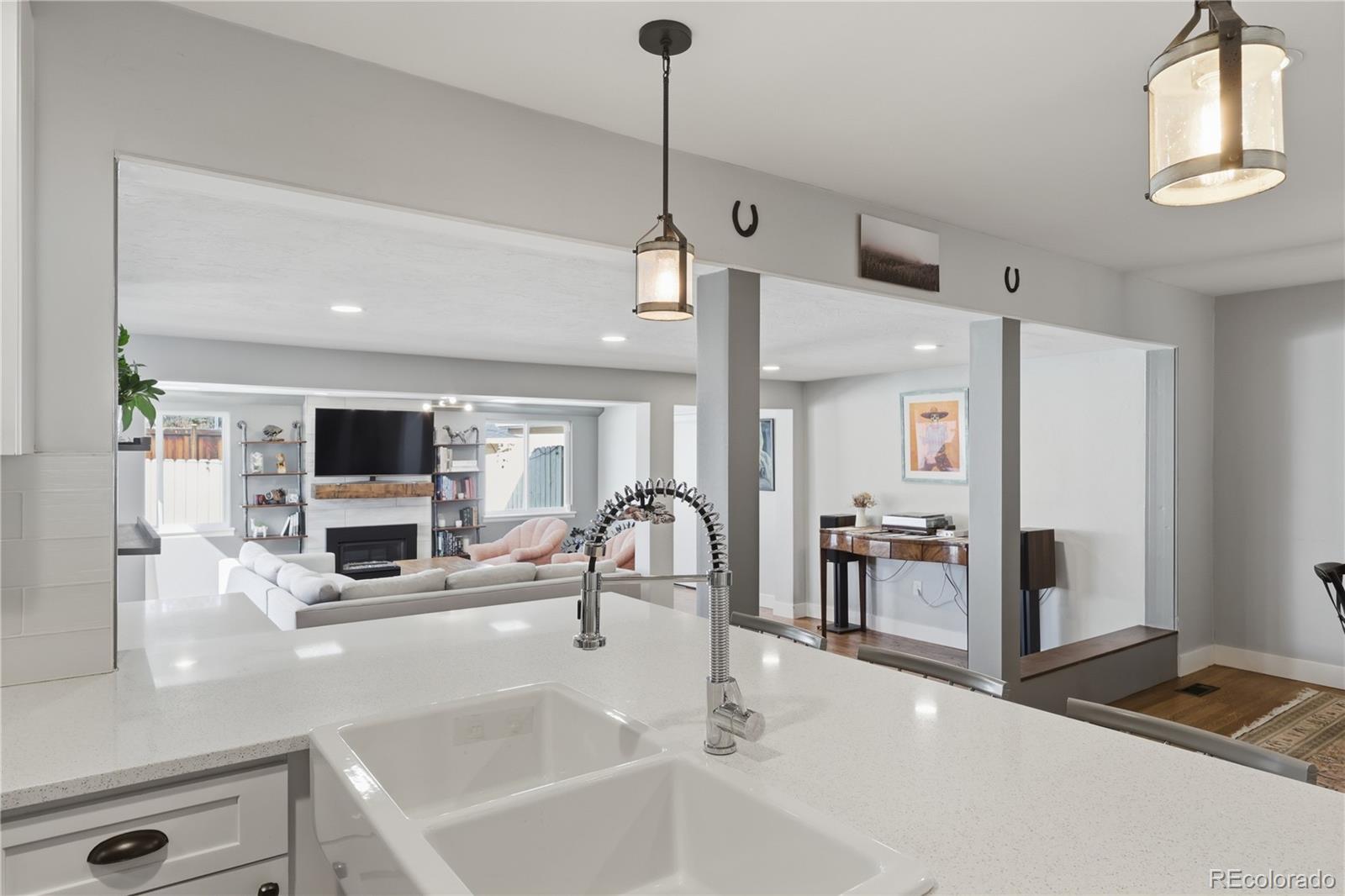 MLS Image #8 for 211  magnolia street,denver, Colorado