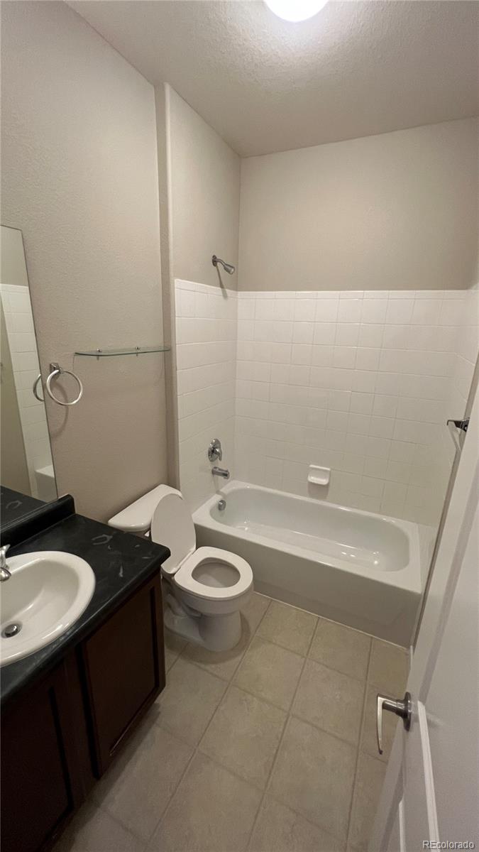 MLS Image #10 for 4100  albion street 602,denver, Colorado
