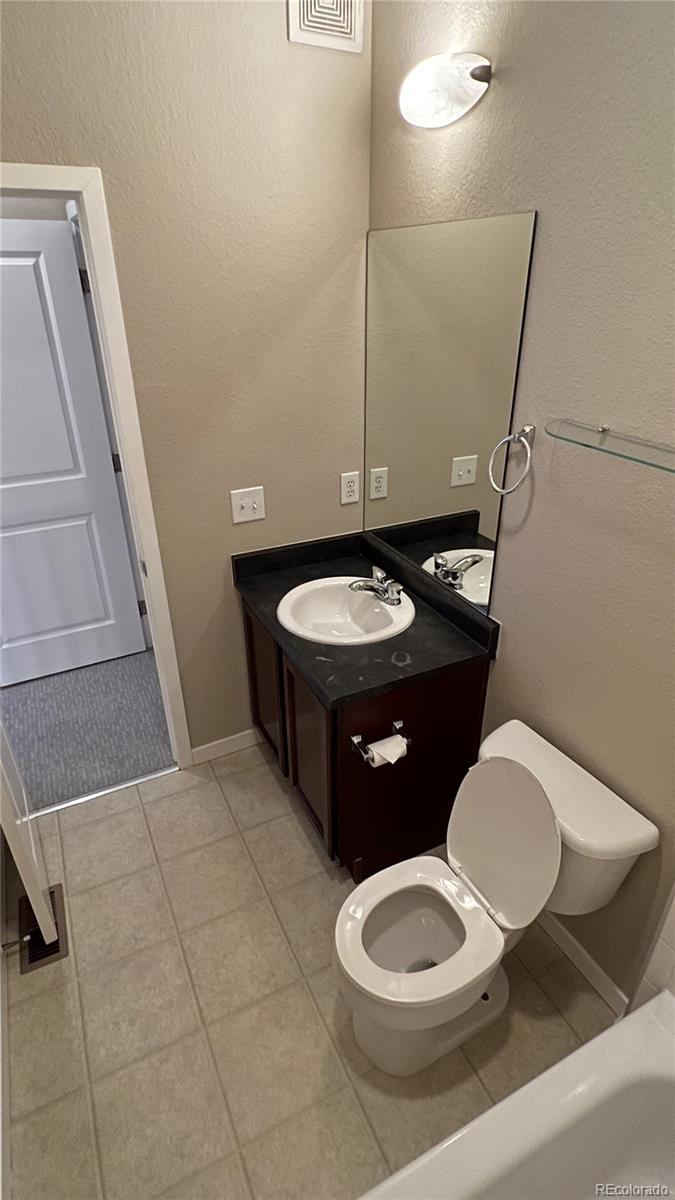 MLS Image #11 for 4100  albion street 602,denver, Colorado