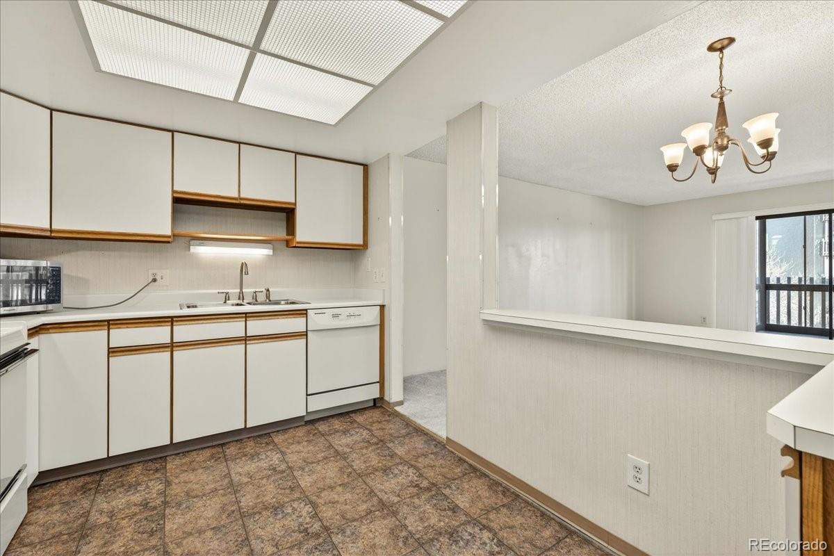 MLS Image #5 for 14000 e linvale place,aurora, Colorado
