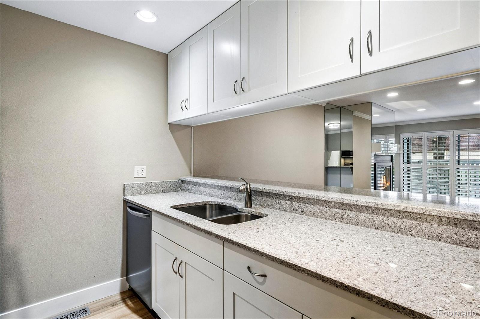 MLS Image #12 for 1180 s monaco parkway,denver, Colorado
