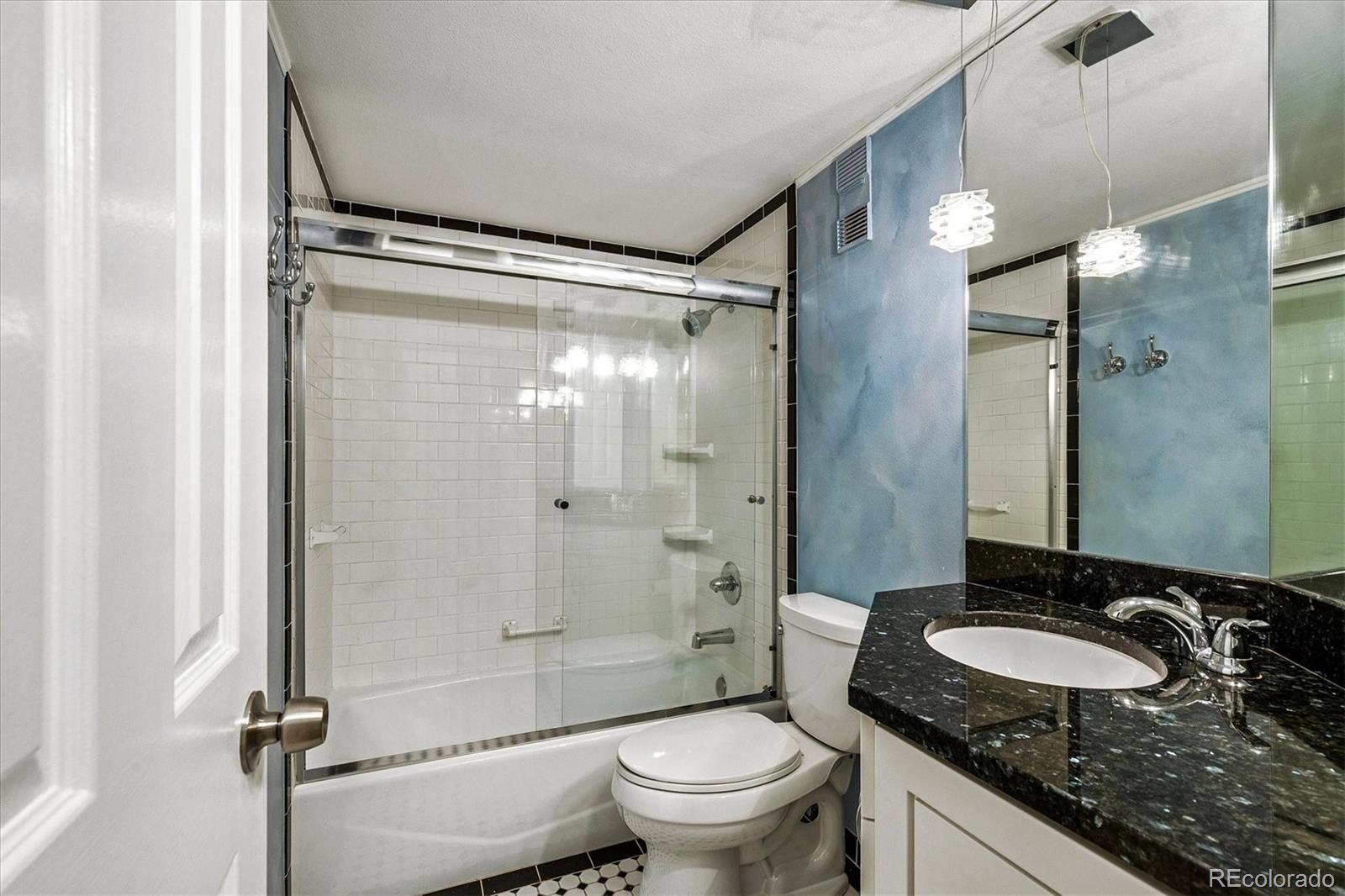 MLS Image #16 for 1180 s monaco parkway,denver, Colorado