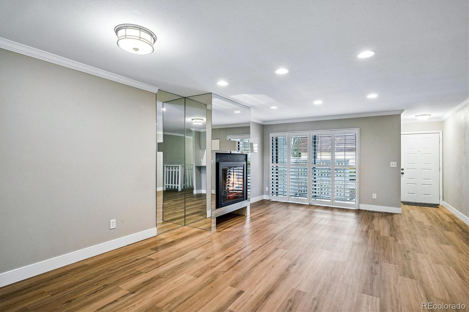 MLS Image #7 for 1180 s monaco parkway,denver, Colorado