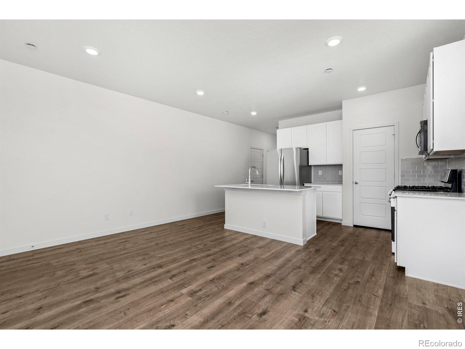 MLS Image #3 for 3805  lake clark street,evans, Colorado