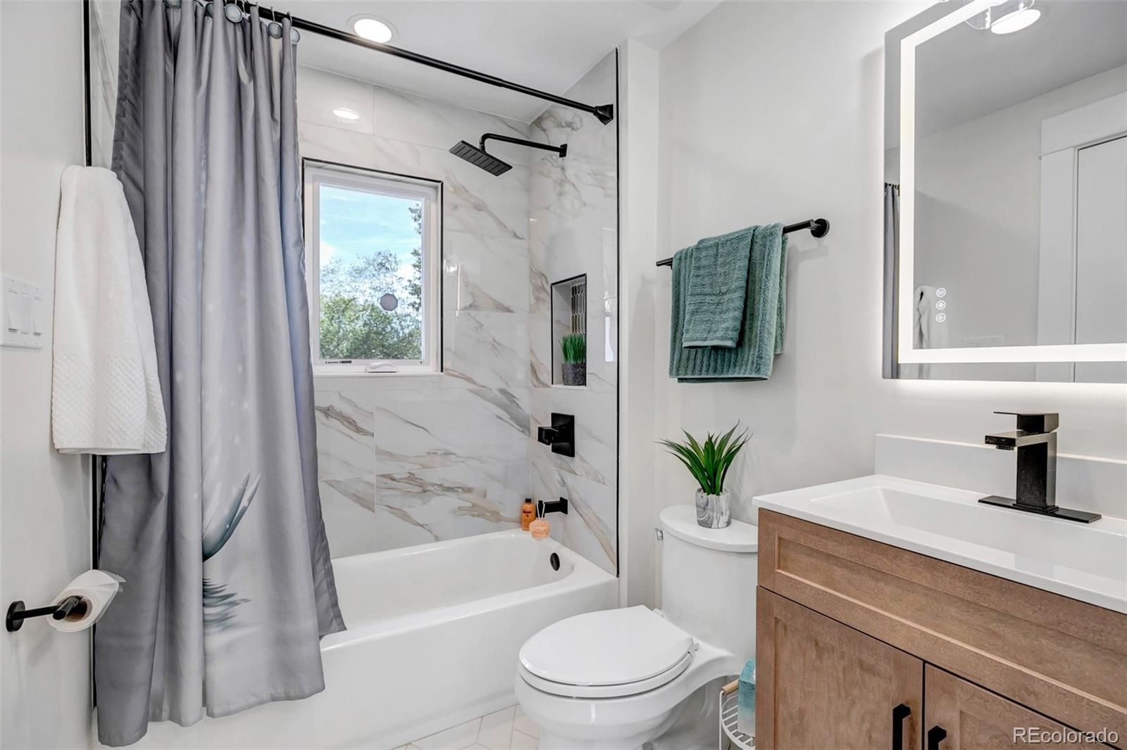 MLS Image #13 for 624 s quitman street,denver, Colorado