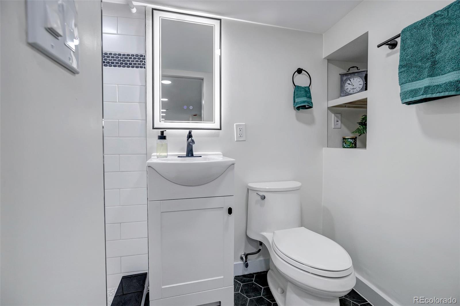 MLS Image #22 for 624 s quitman street,denver, Colorado