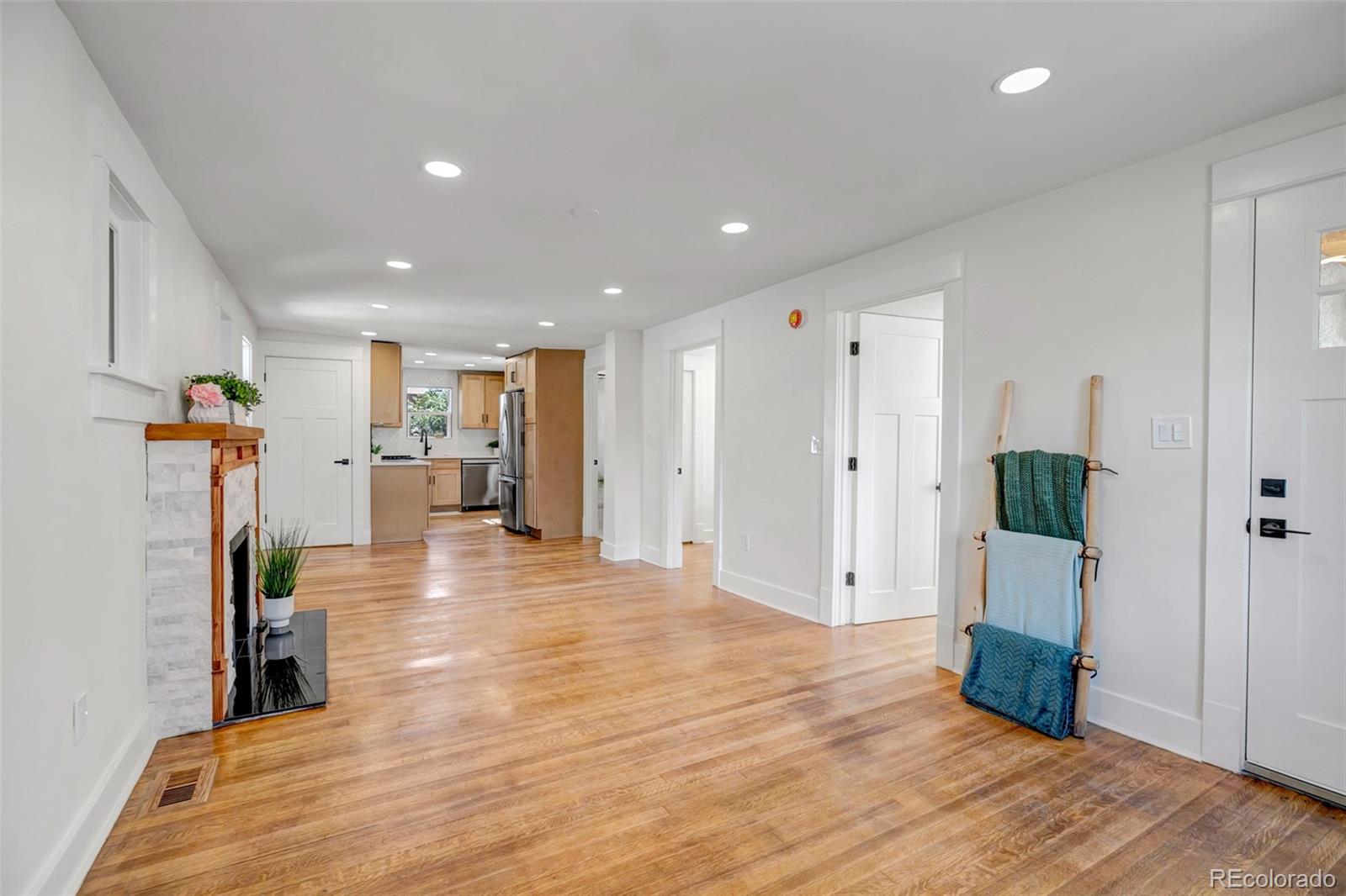 MLS Image #5 for 624 s quitman street,denver, Colorado