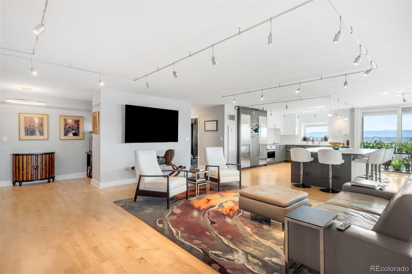MLS Image #4 for 1551  larimer street,denver, Colorado