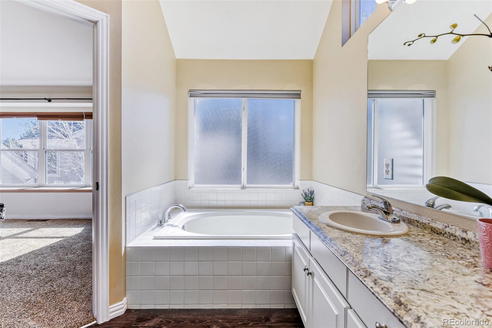 MLS Image #16 for 1011 s valentia street,denver, Colorado