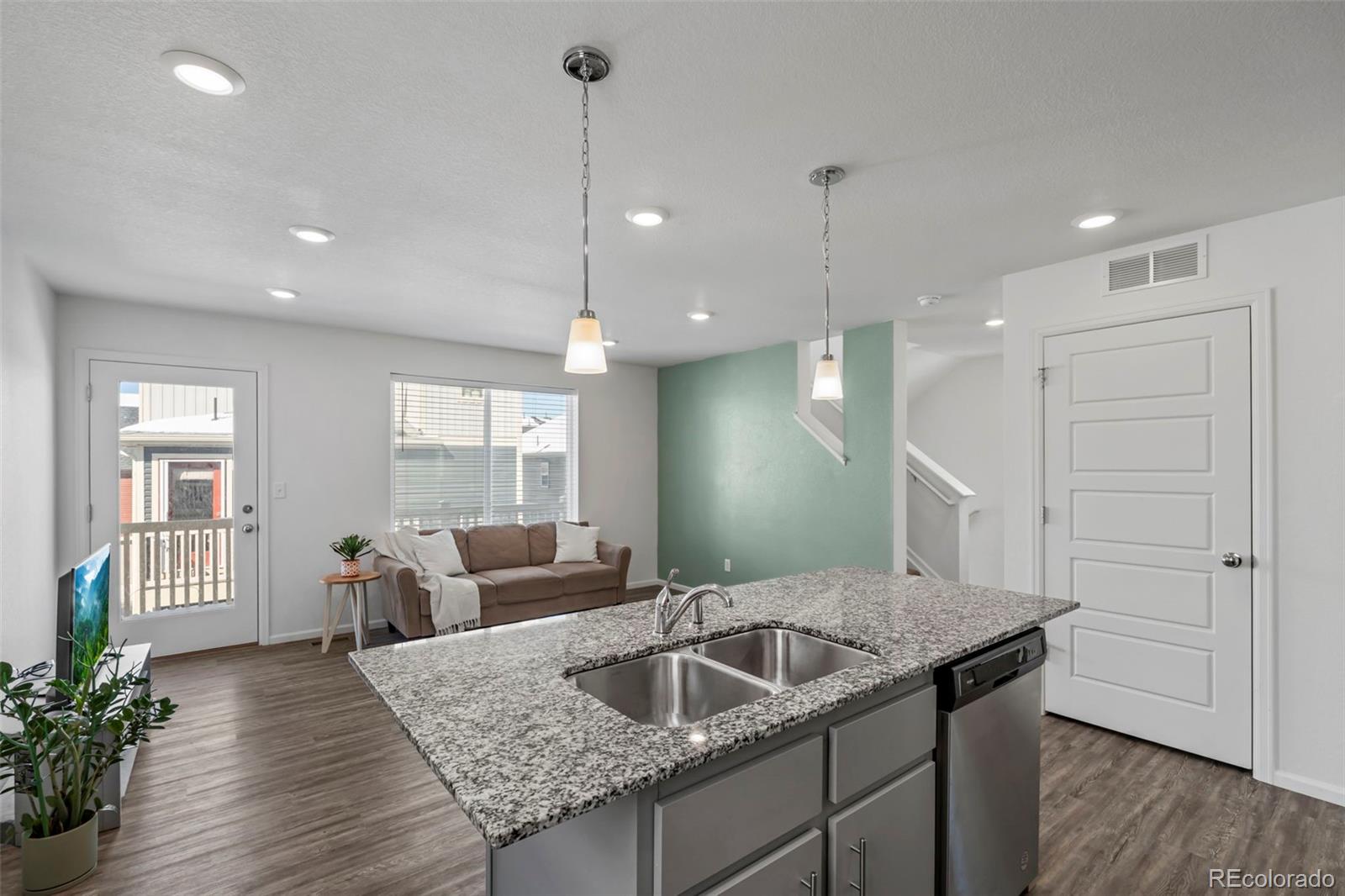 MLS Image #10 for 18227 e 51st avenue,denver, Colorado