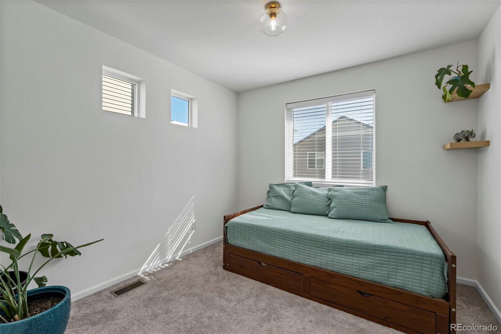 MLS Image #13 for 18227 e 51st avenue,denver, Colorado