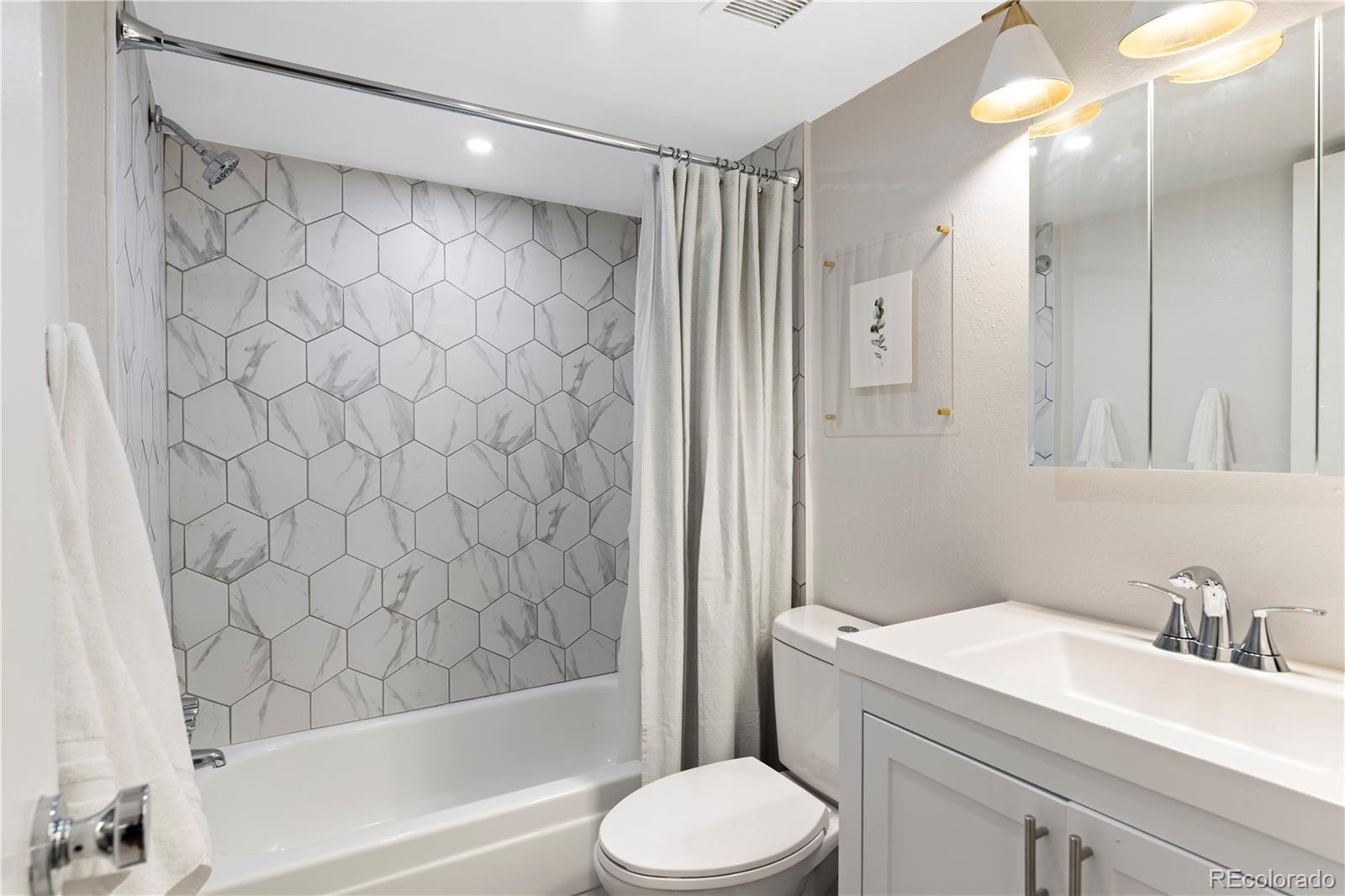MLS Image #12 for 1265 n race street 505,denver, Colorado