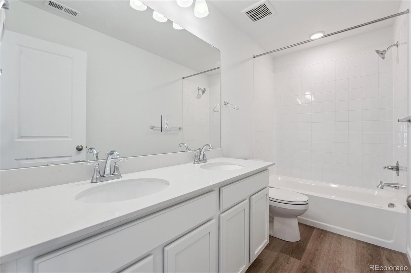 MLS Image #14 for 4615  sugar beet street,johnstown, Colorado
