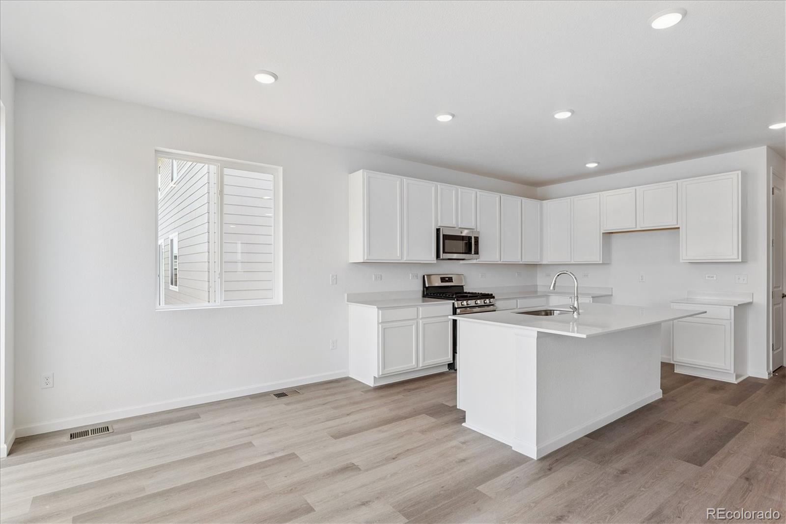 MLS Image #5 for 4615  sugar beet street,johnstown, Colorado