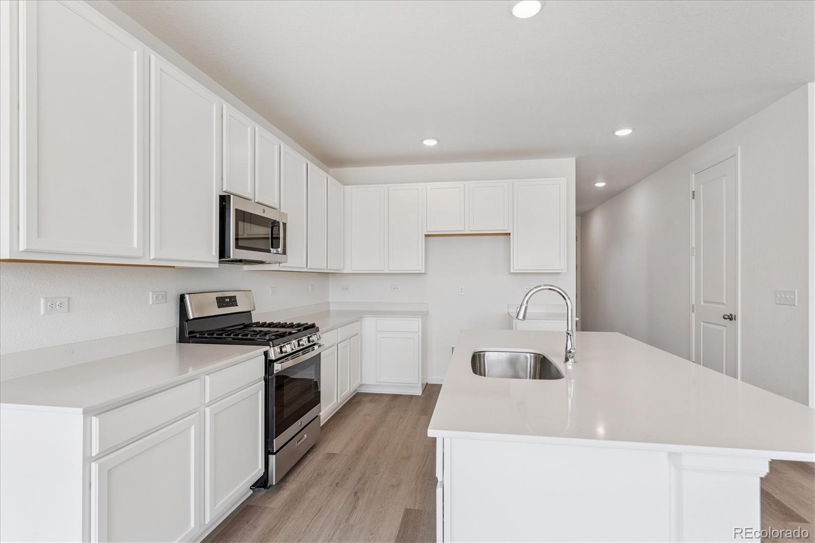 MLS Image #6 for 4615  sugar beet street,johnstown, Colorado