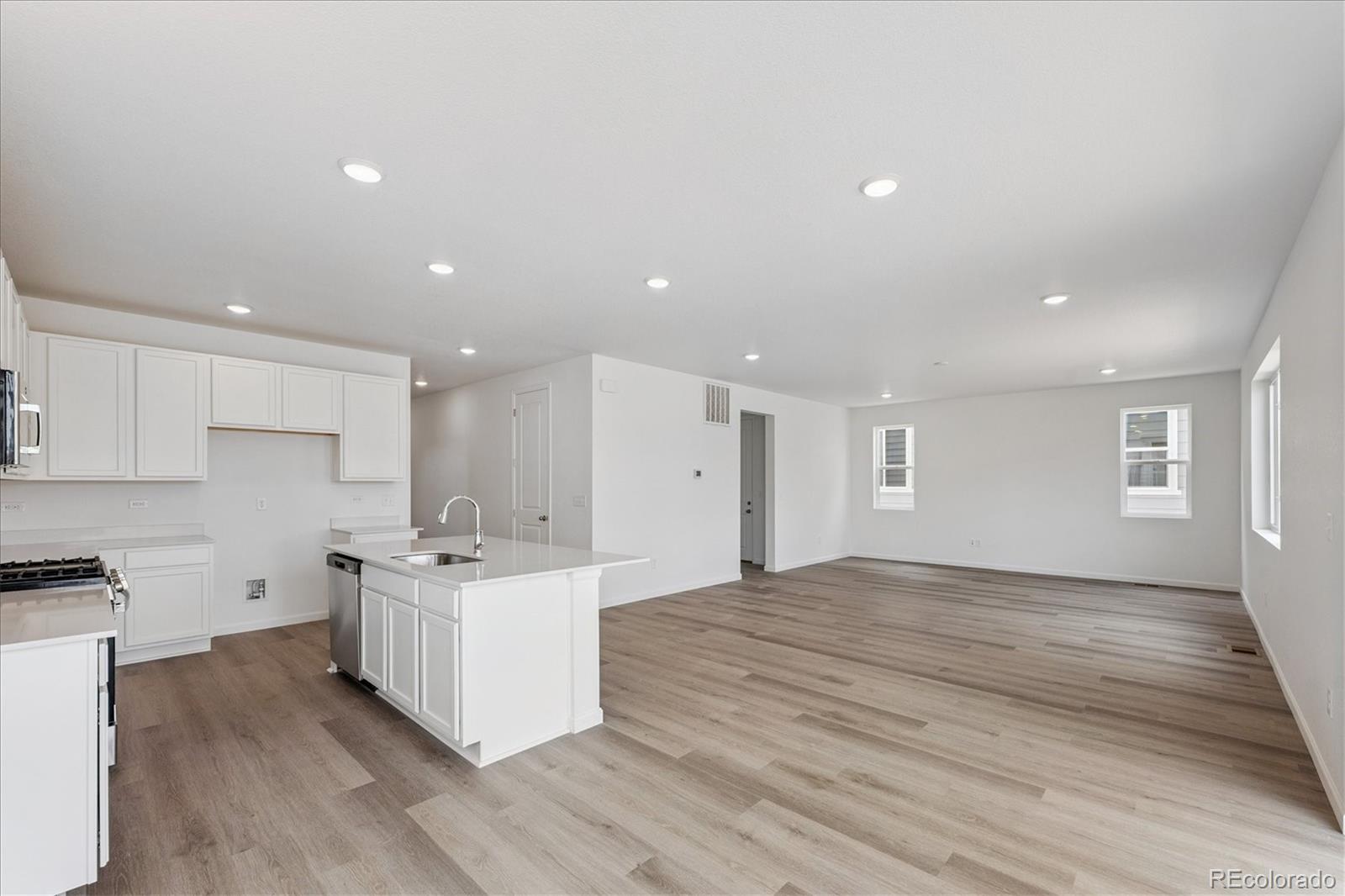 MLS Image #7 for 4615  sugar beet street,johnstown, Colorado