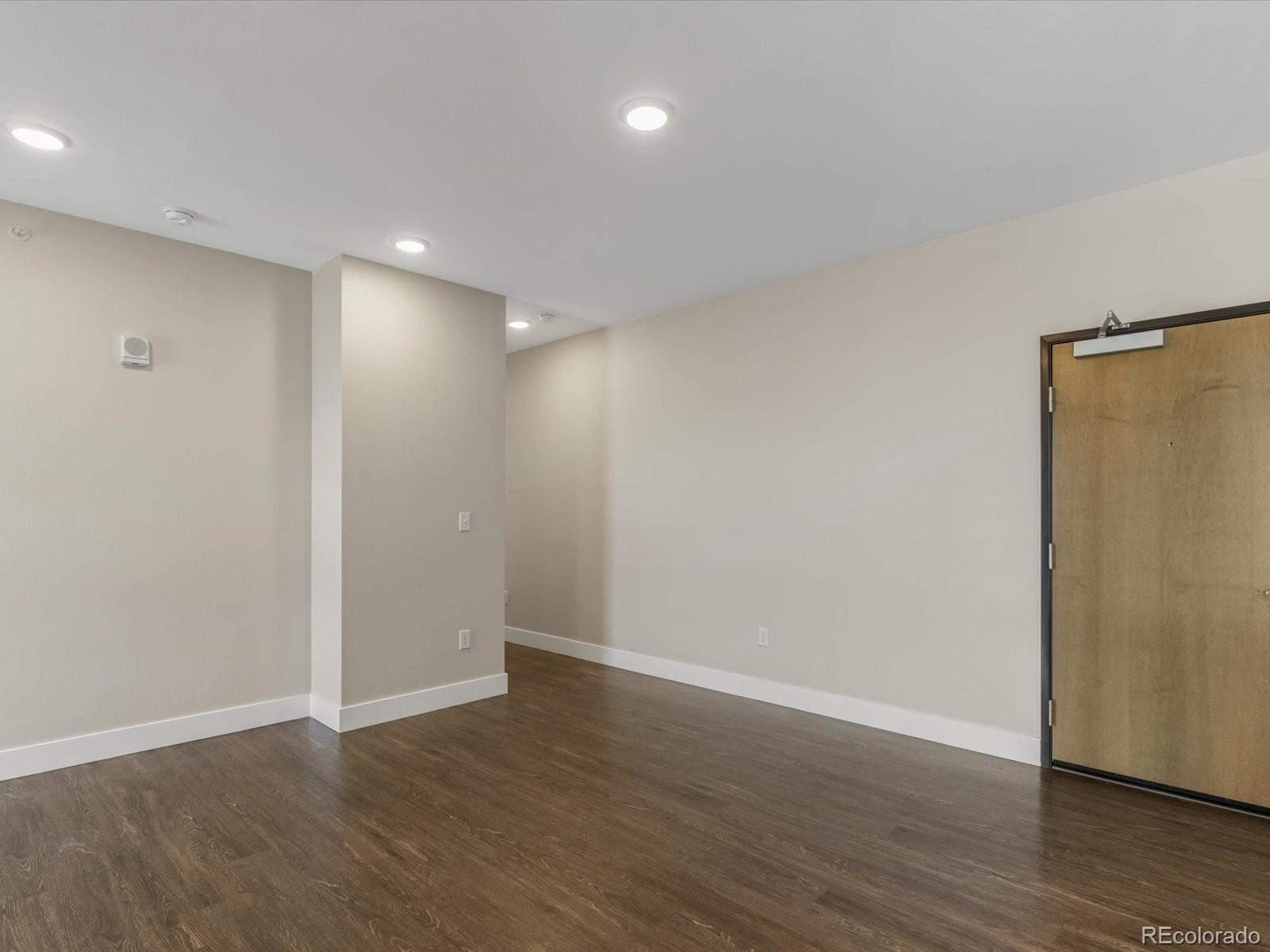 MLS Image #12 for 2374 s university boulevard 501,denver, Colorado