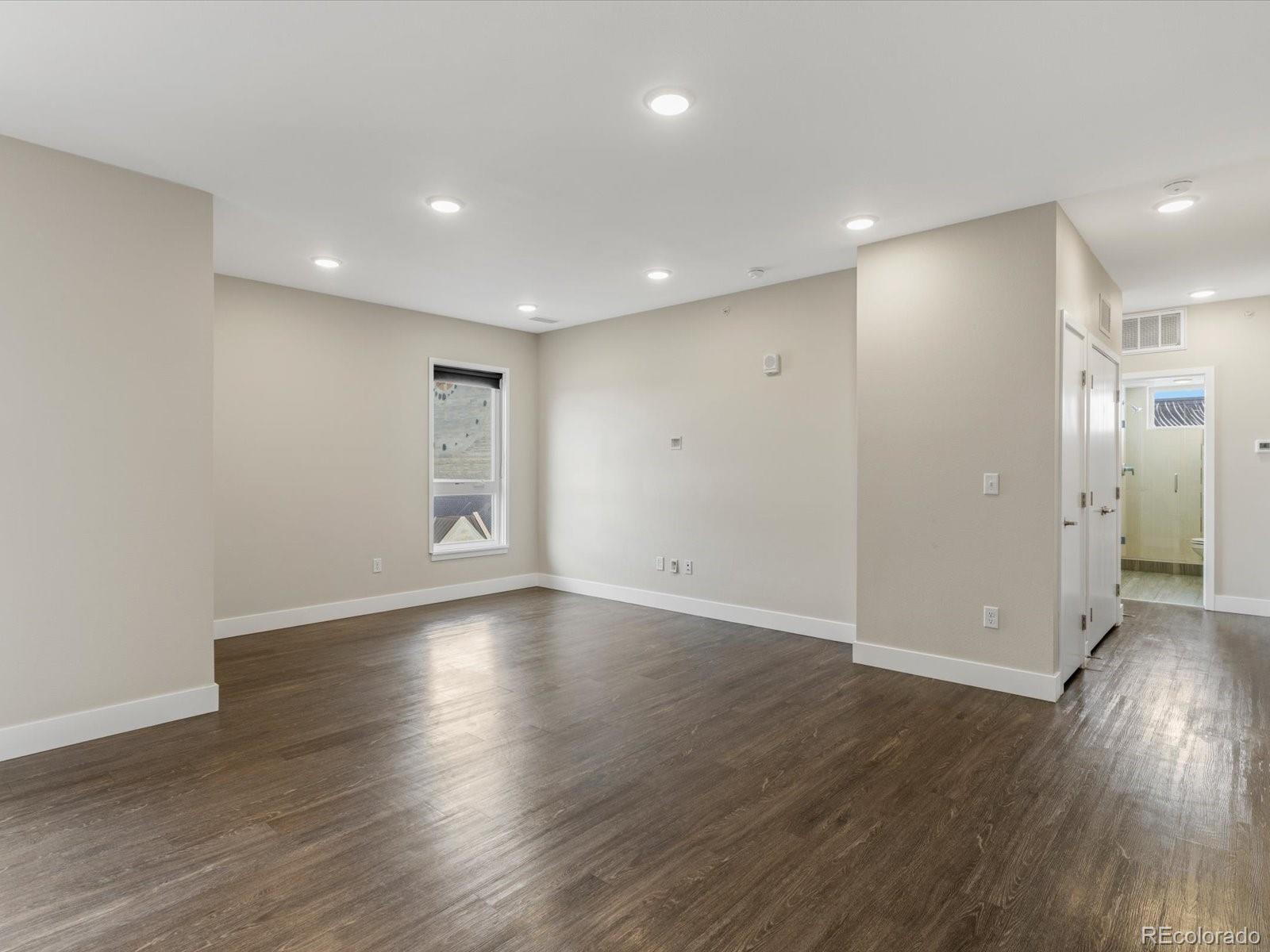 MLS Image #3 for 2374 s university boulevard 501,denver, Colorado