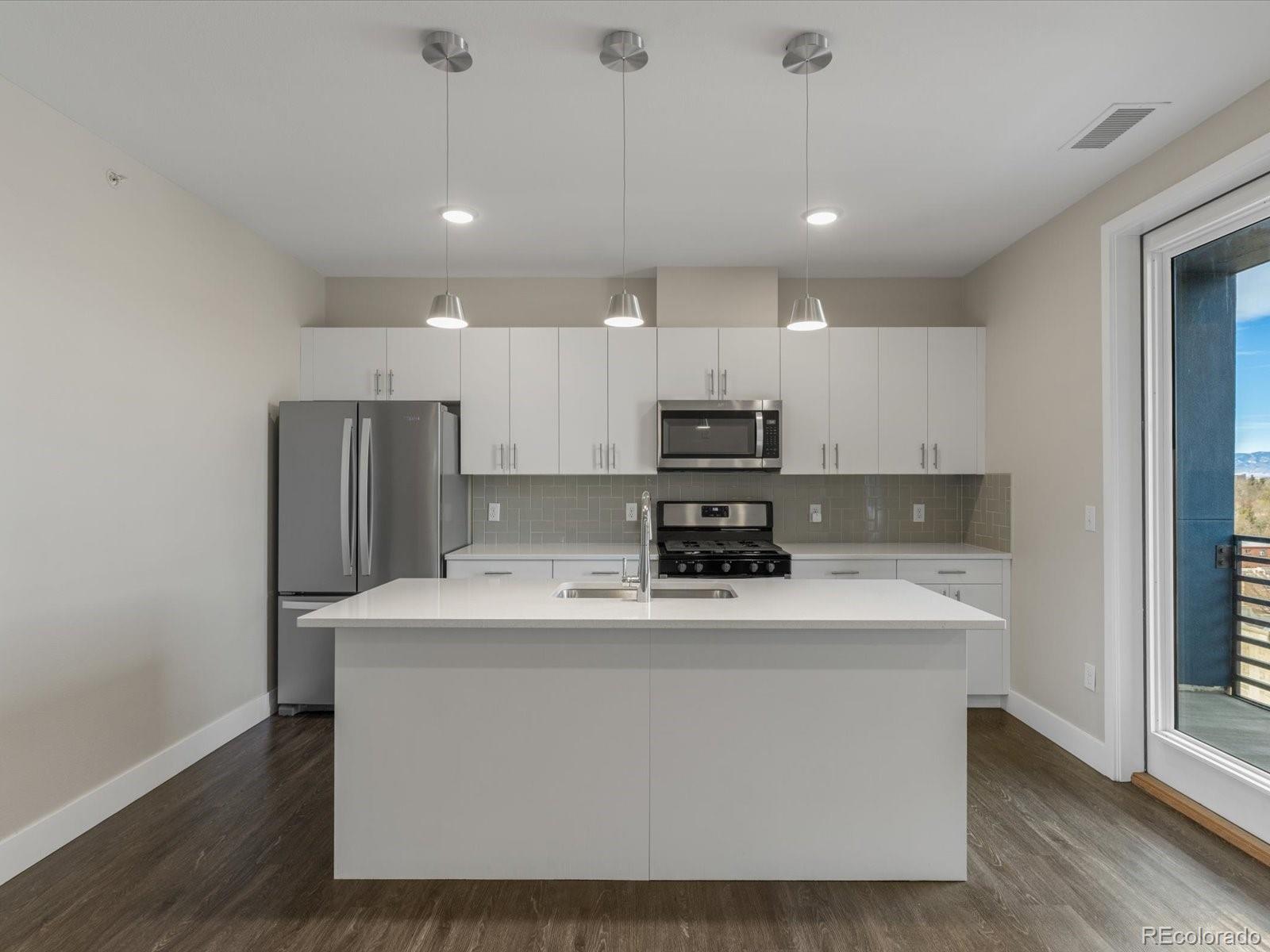 MLS Image #6 for 2374 s university boulevard 501,denver, Colorado
