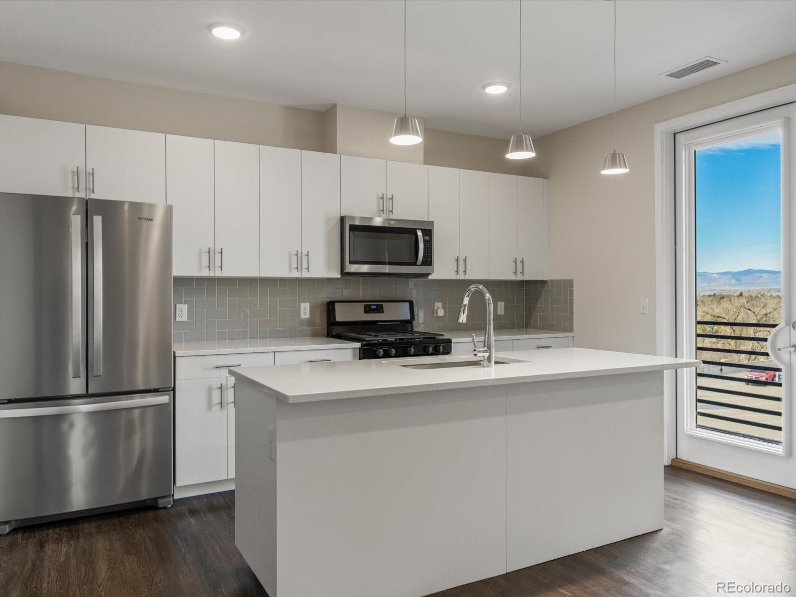 MLS Image #8 for 2374 s university boulevard 501,denver, Colorado