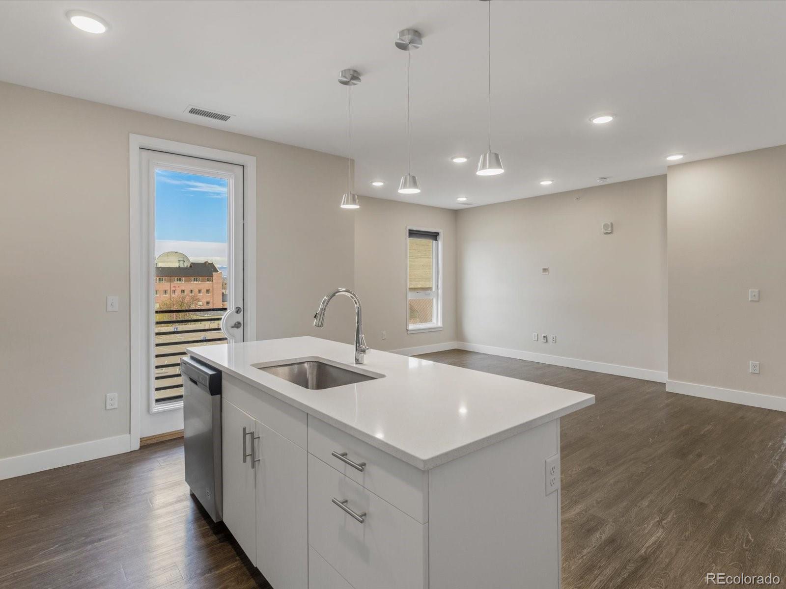 MLS Image #9 for 2374 s university boulevard 501,denver, Colorado