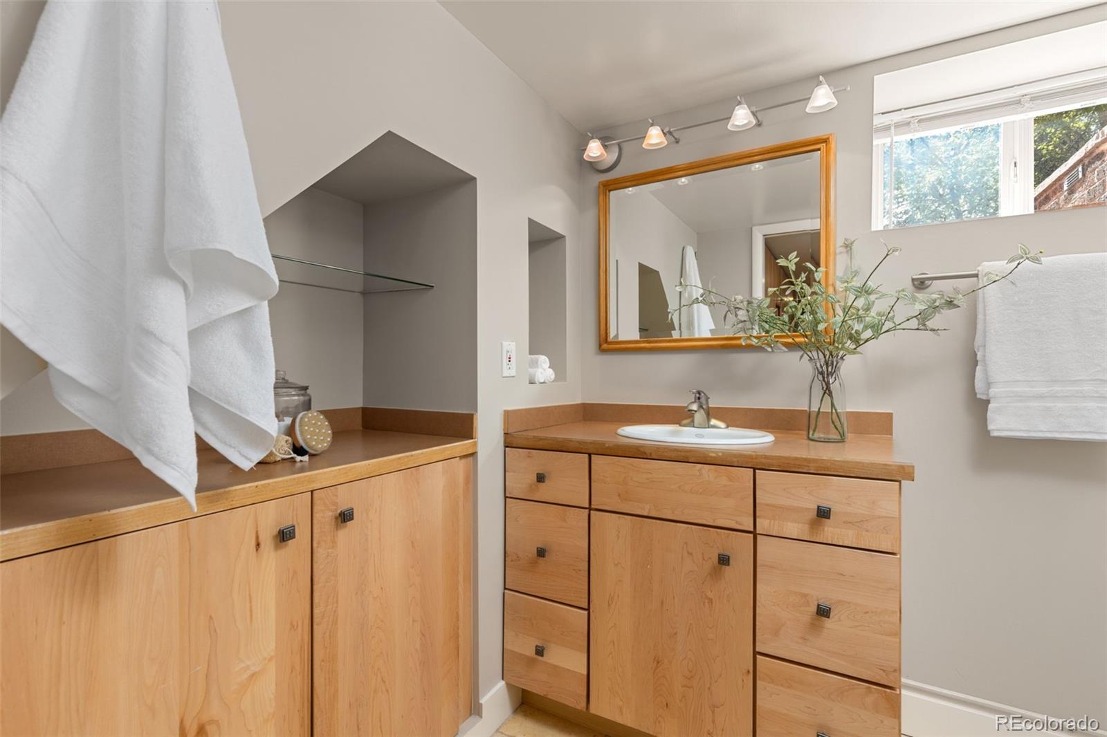 MLS Image #23 for 2257  ivanhoe street,denver, Colorado