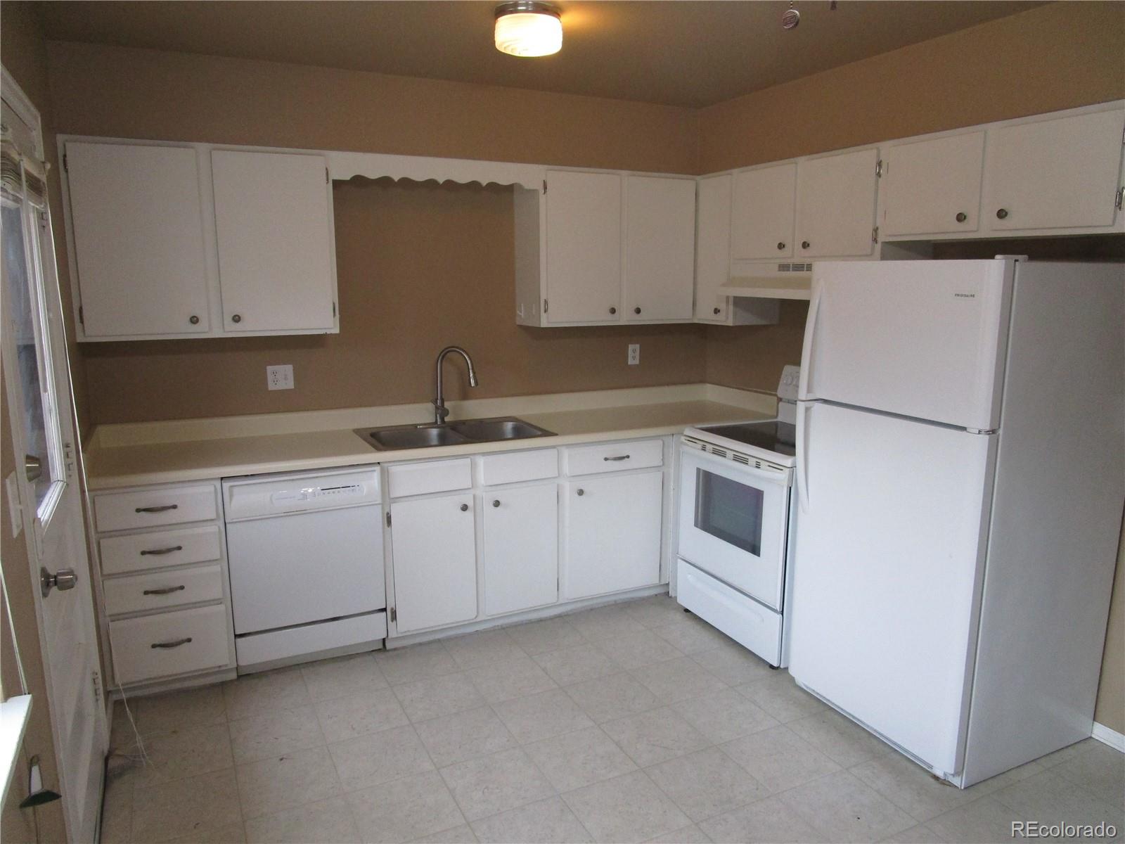MLS Image #4 for 719 s macon way,aurora, Colorado