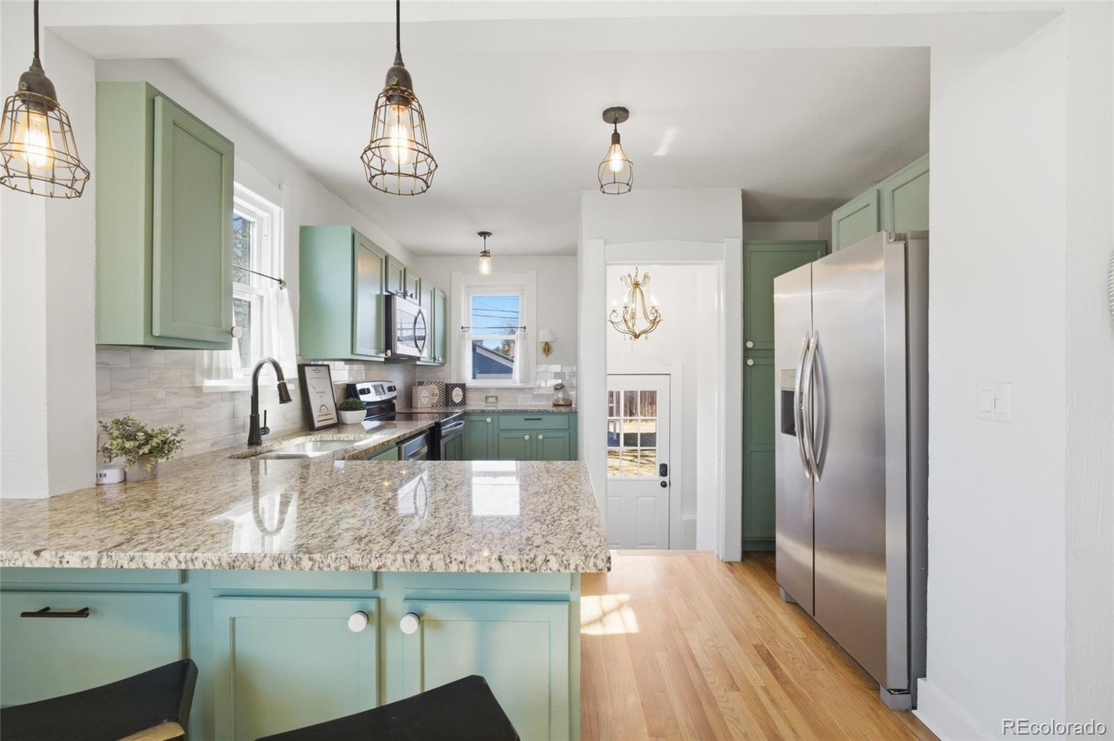 MLS Image #5 for 1423  holly street,denver, Colorado