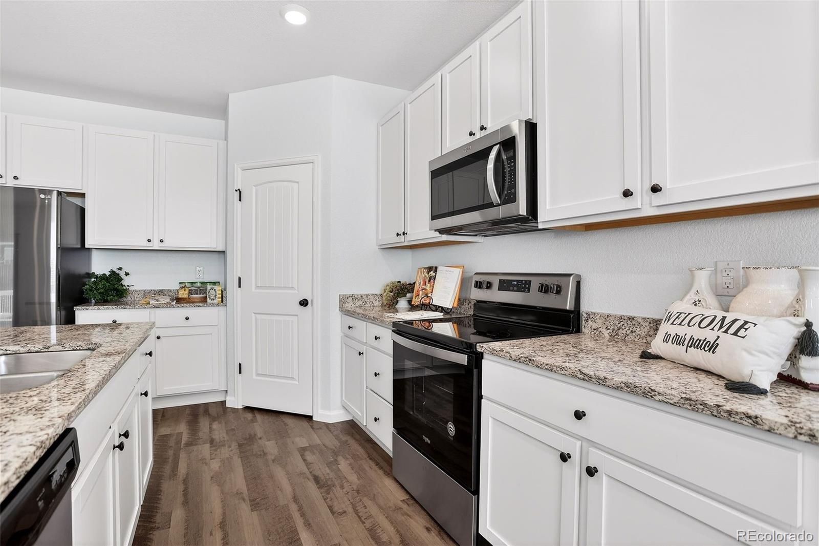 MLS Image #18 for 26898 e 1st place,aurora, Colorado