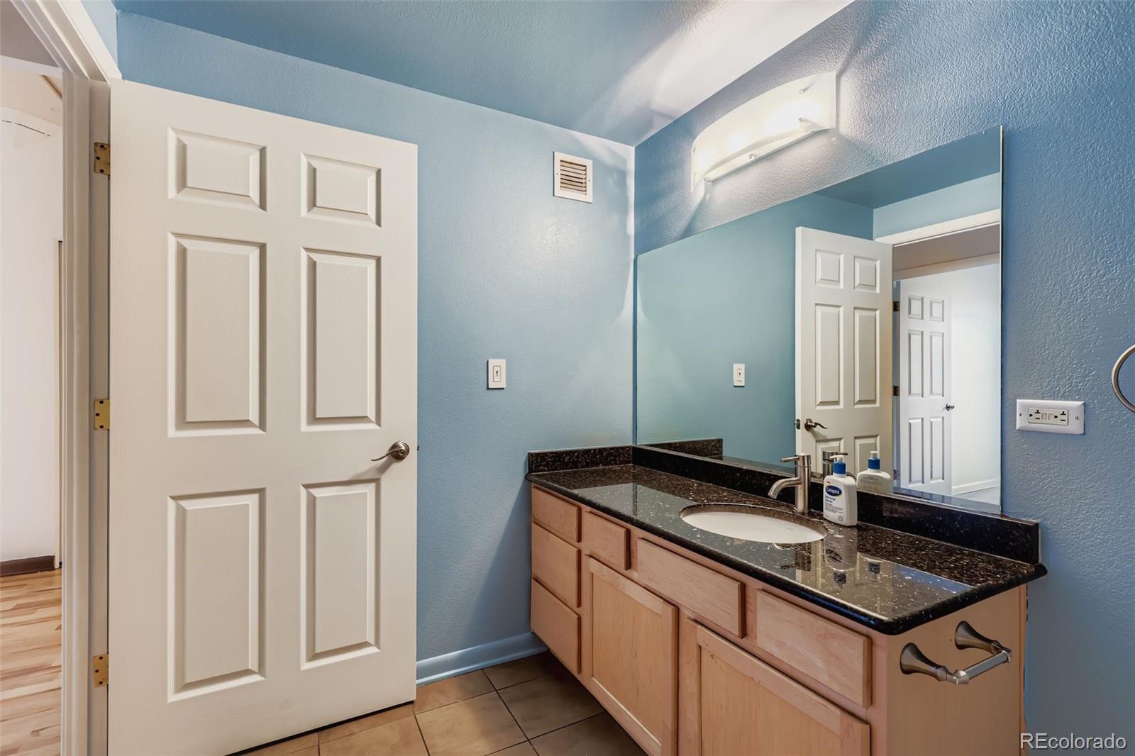 MLS Image #12 for 444  17th street,denver, Colorado