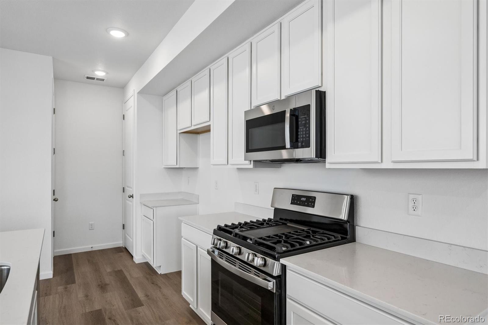 MLS Image #7 for 21353 e 67th avenue,aurora, Colorado