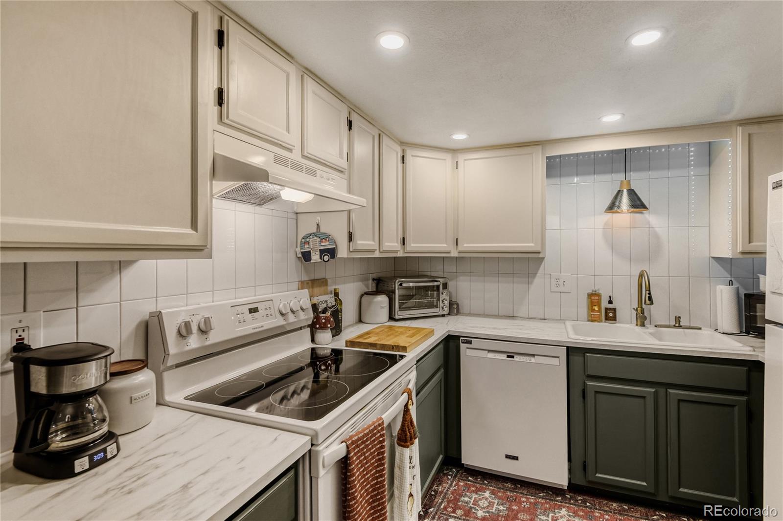 MLS Image #8 for 15594 e arizona avenue,aurora, Colorado